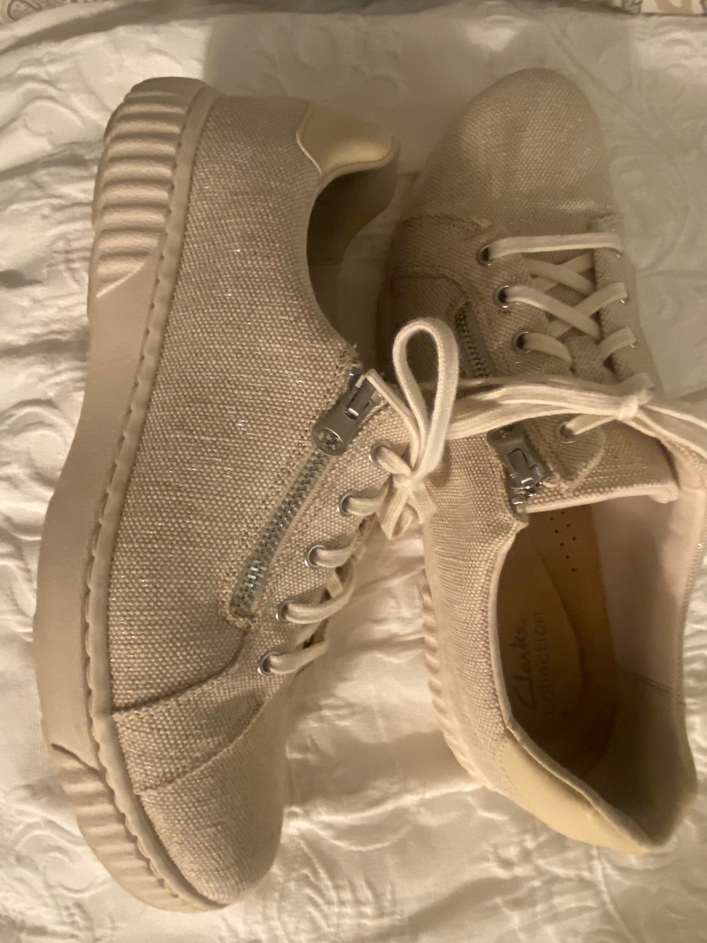 Clarks Women’s Cream Lace-Up Low-Top Sneakers with Side Zip